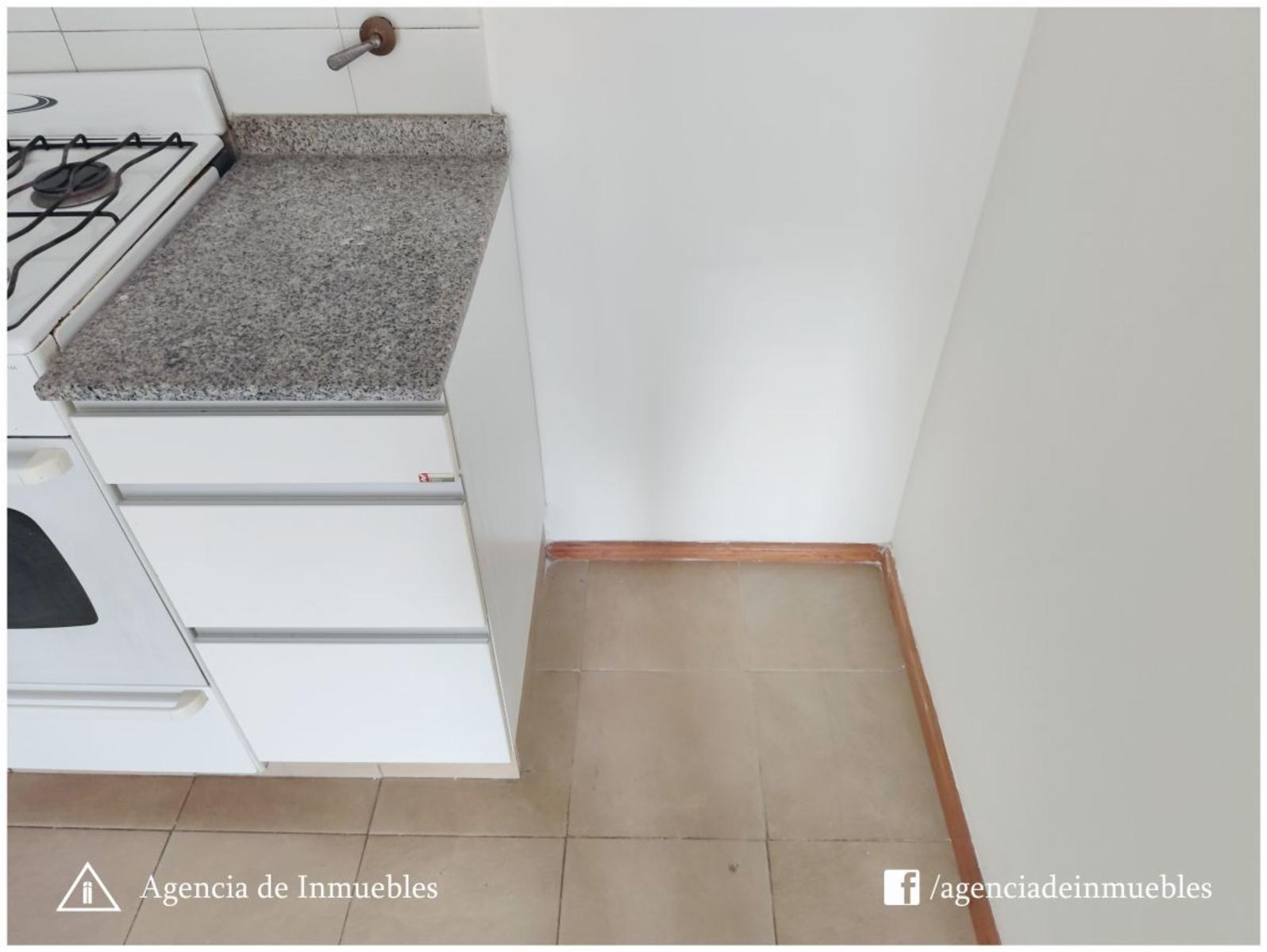ALQUILA: Dpto 1 Dormitorio, Externo con Balcón / B° General Paz - 12