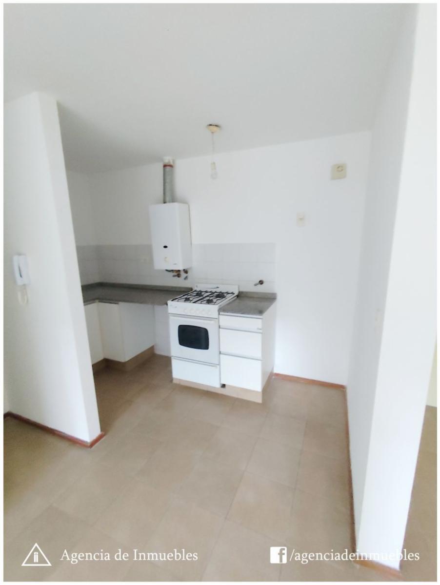 ALQUILA: Dpto 1 Dormitorio, Externo con Balcón / B° General Paz - 13