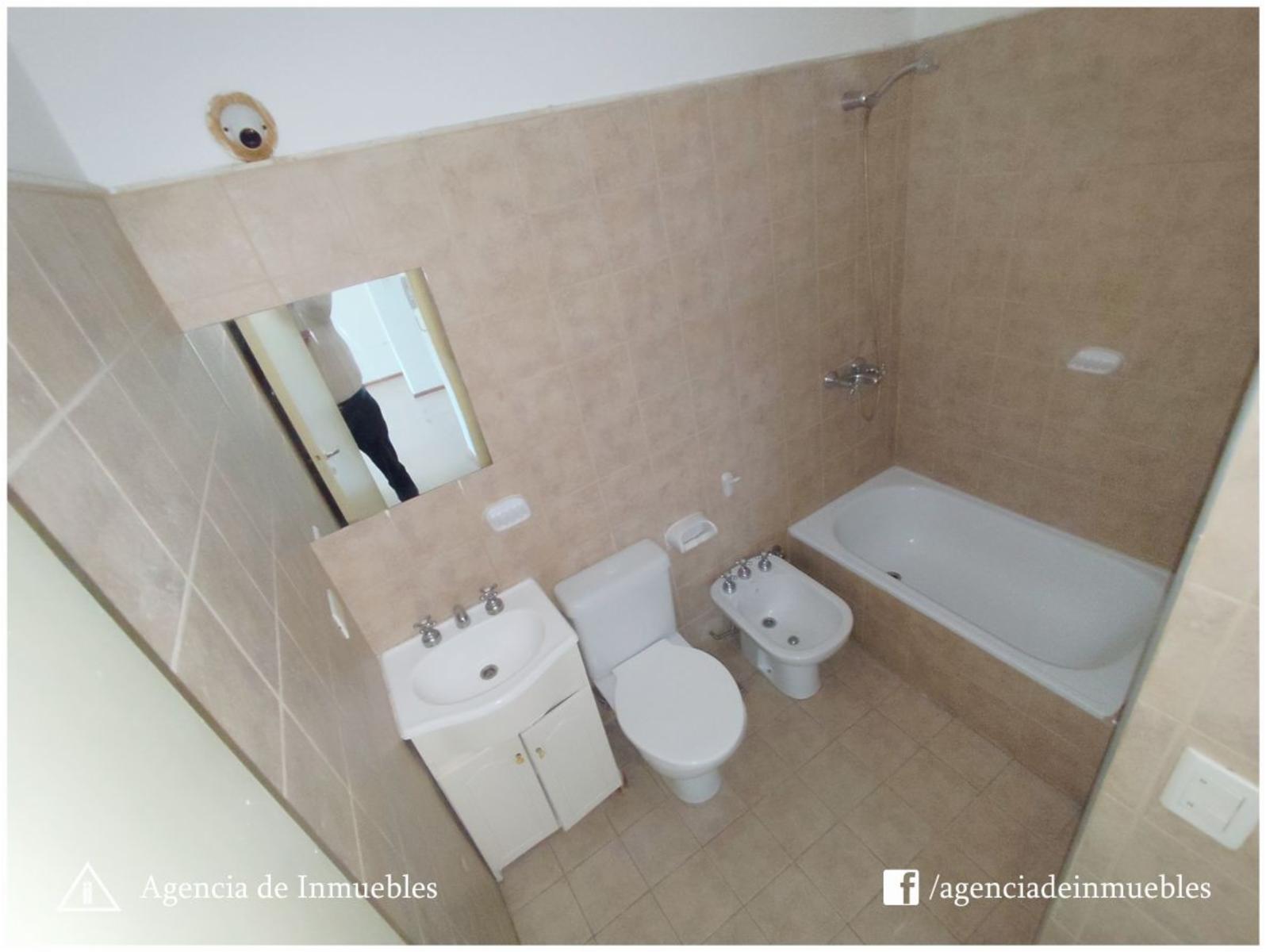 ALQUILA: Dpto 1 Dormitorio, Externo con Balcón / B° General Paz - 15