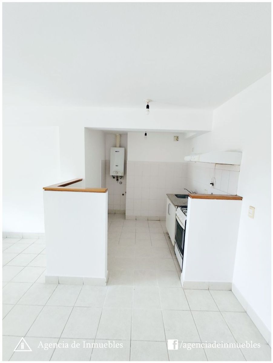 ALQUILA: Departamento 1 Dormitorio con Aire Acondicionado / B° Guemes - 2