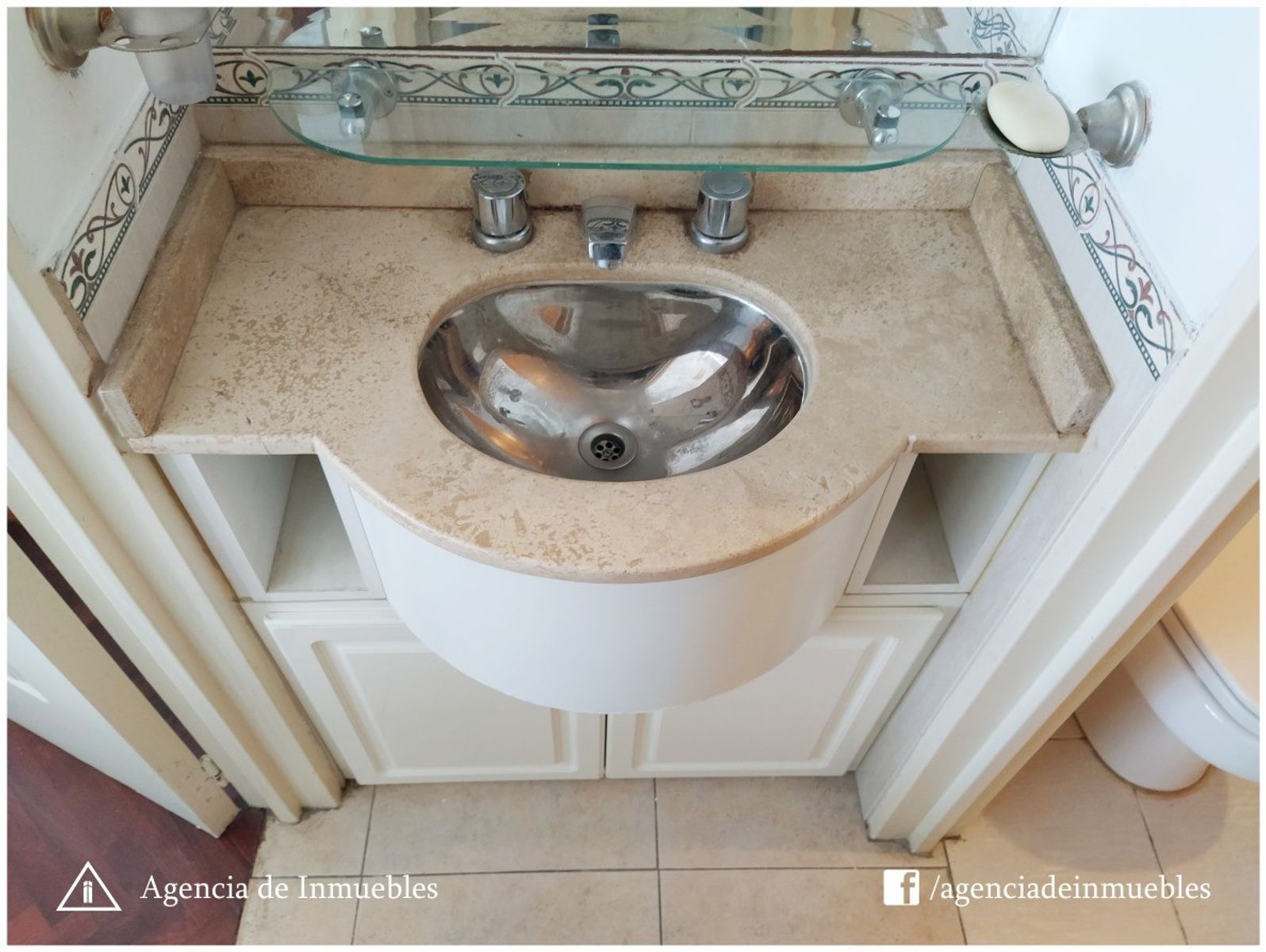 ALQUILA: Departamento 1 Dormitorio ubicado en calle Balcarce al 450 deBarrio Nueva Córdoba. El departamento cuenta con: Living-Comedor ampliocon calefactor Balcón Cocina Zonificada con alacenas y - 13