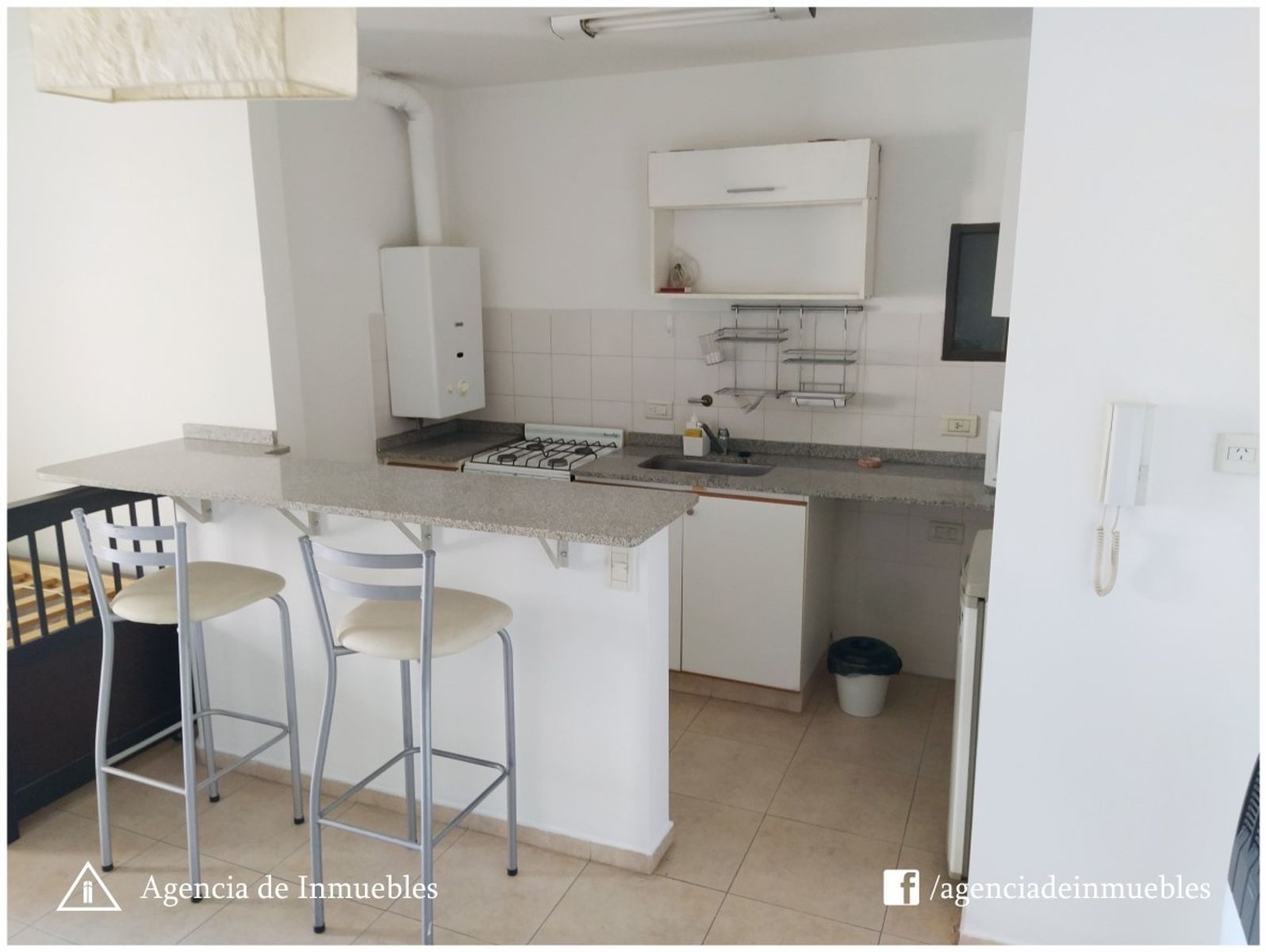 ALQUILA: Departamento 1 Dormitorio ubicado en calle Balcarce al 450 deBarrio Nueva Córdoba. El departamento cuenta con: Living-Comedor ampliocon calefactor Balcón Cocina Zonificada con alacenas y - 17