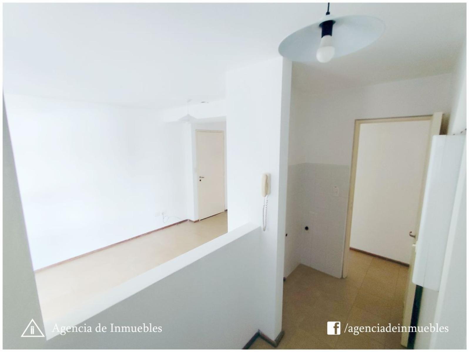 ALQUILA: Departamento 1 Dormitorio / B° General Paz - 9