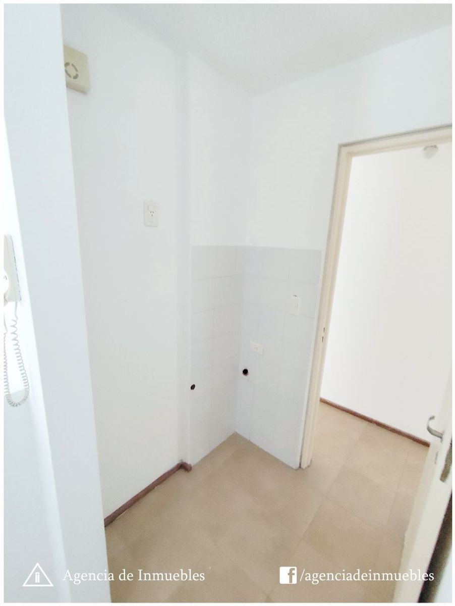 ALQUILA: Departamento 1 Dormitorio / B° General Paz - 10