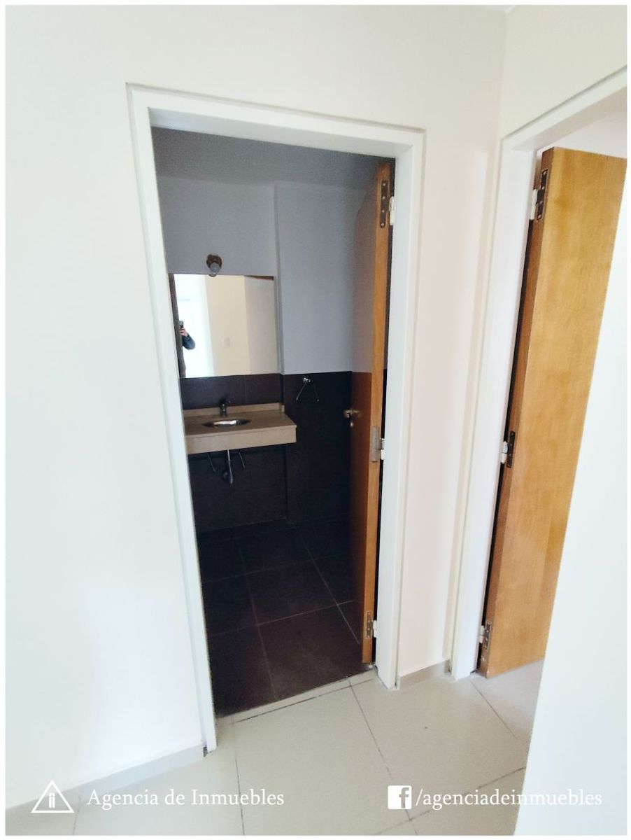 VENDE: Departamento SEMIPISO 2 Dormitorios, 2 Baños, 2 Balcones/ Nueva Cordoba - 14