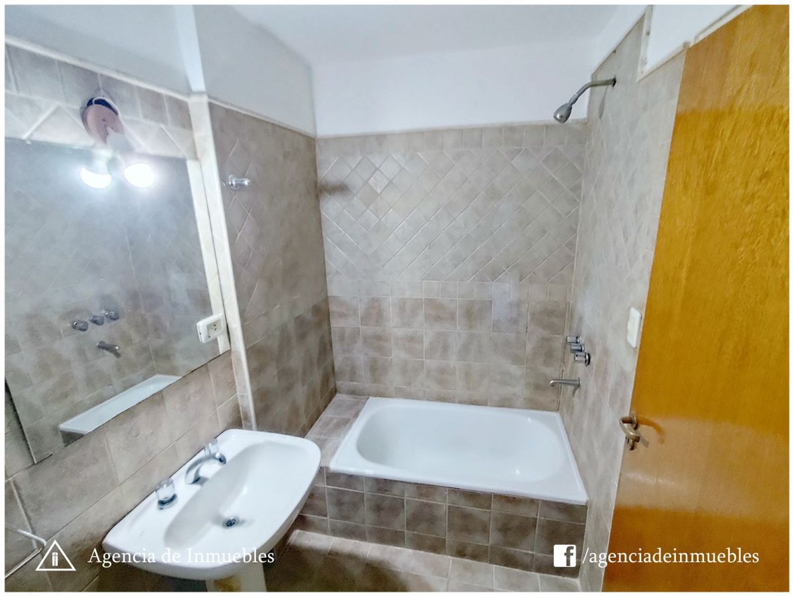 VENDE: Departamento SEMIPISO 2 Dormitorios, 2 Baños, 2 Balcones/ Nueva Cordoba - 24