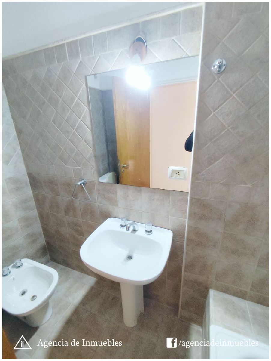 VENDE: Departamento SEMIPISO 2 Dormitorios, 2 Baños, 2 Balcones/ Nueva Cordoba - 26