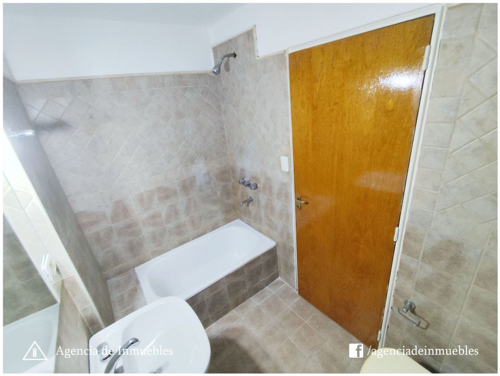VENDE: Departamento SEMIPISO 2 Dormitorios, 2 Baños, 2 Balcones/ Nueva Cordoba - 27
