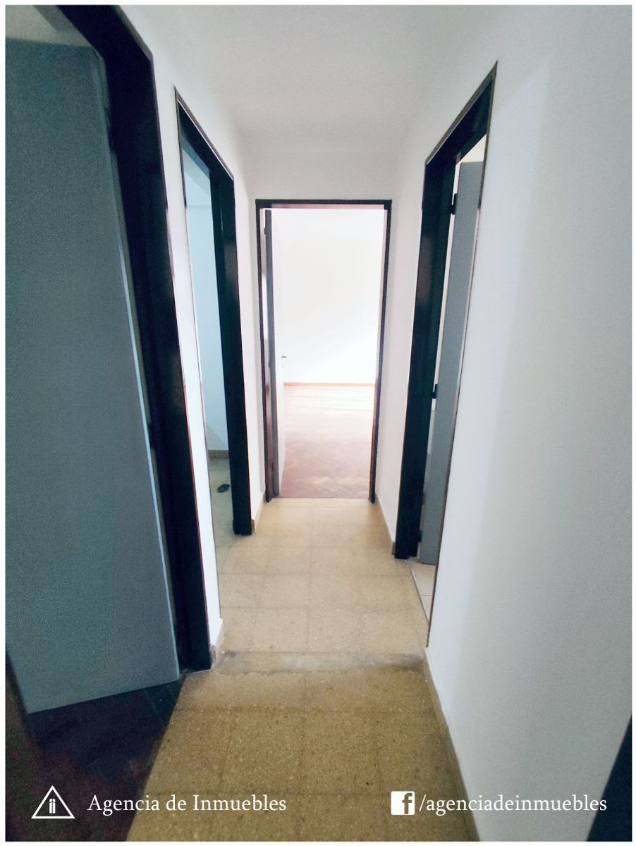 ALQUILA: Dpto Semipiso 2 Dormitorios + Hab. de Servicio / B° ALBERDI - 4