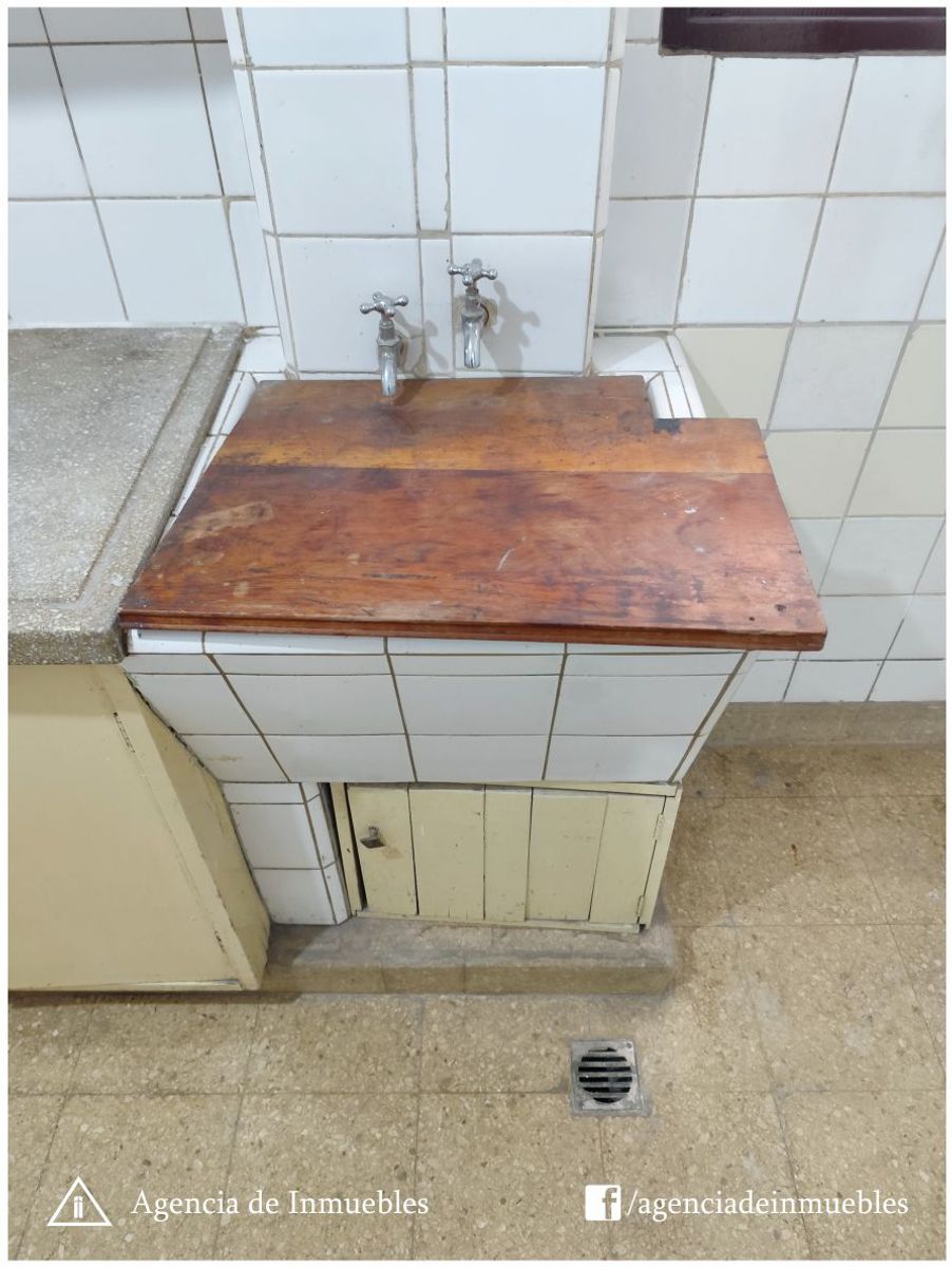 ALQUILA: Dpto Semipiso 2 Dormitorios + Hab. de Servicio / B° ALBERDI - 26