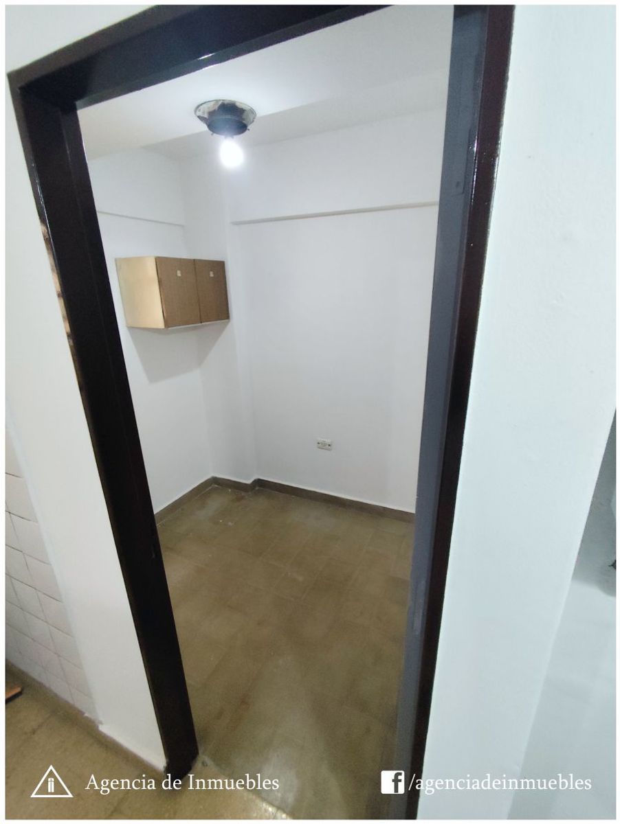 ALQUILA: Dpto Semipiso 2 Dormitorios + Hab. de Servicio / B° ALBERDI - 29