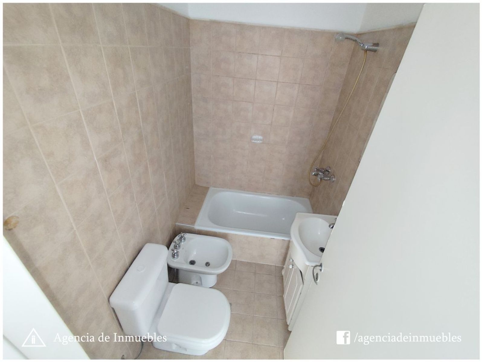 ALQUILA: Dpto 1 Dormitorio Externo con Balcón Terraza / B° General Paz - 22