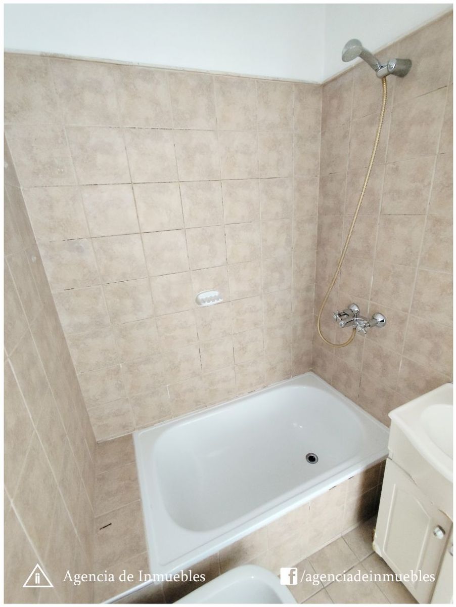 ALQUILA: Dpto 1 Dormitorio Externo con Balcón Terraza / B° General Paz - 25