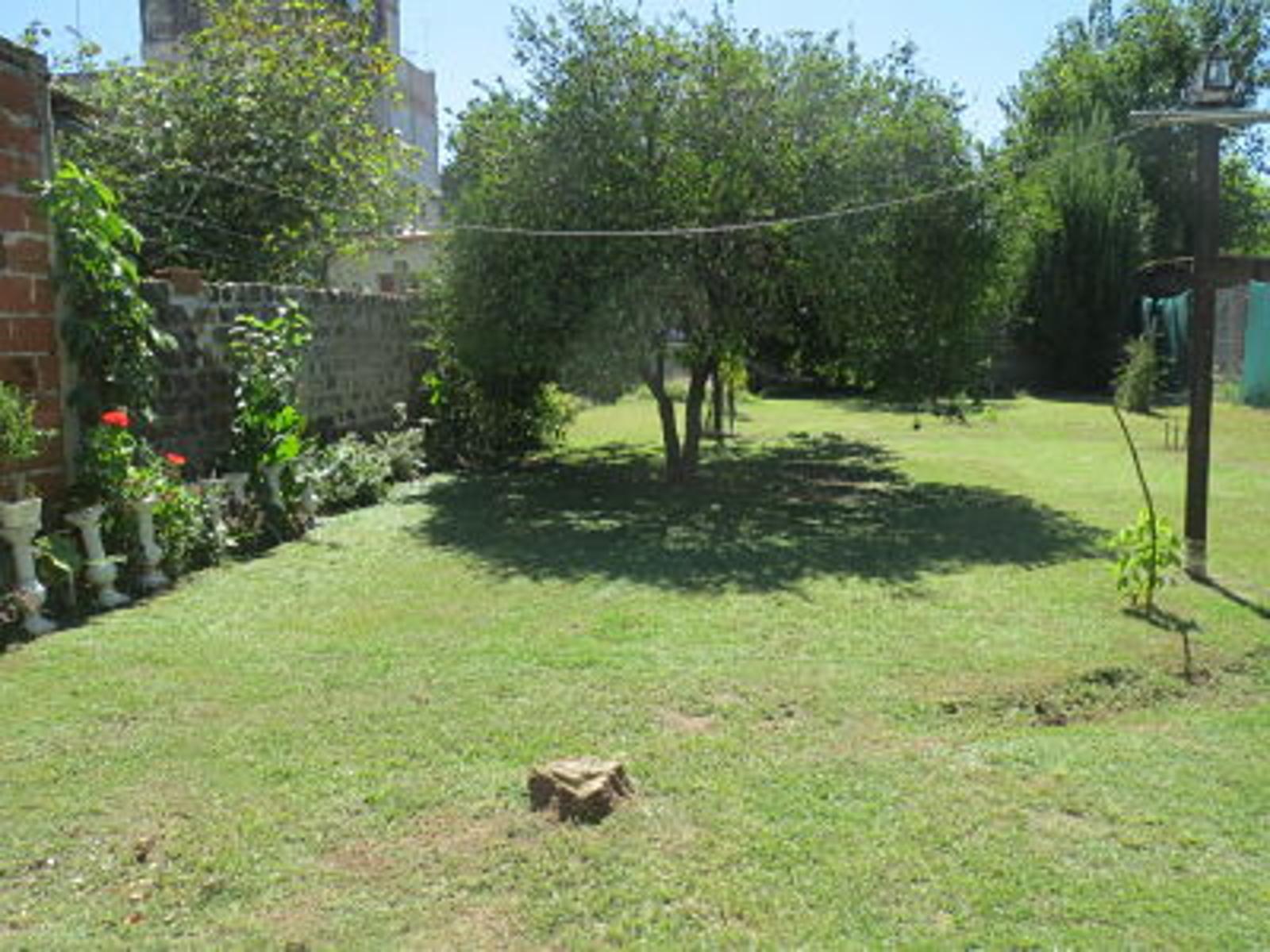 Varela Casa Barrio Berreymundo 3 Dormitorios, Garaje, Jardín. — foto 12