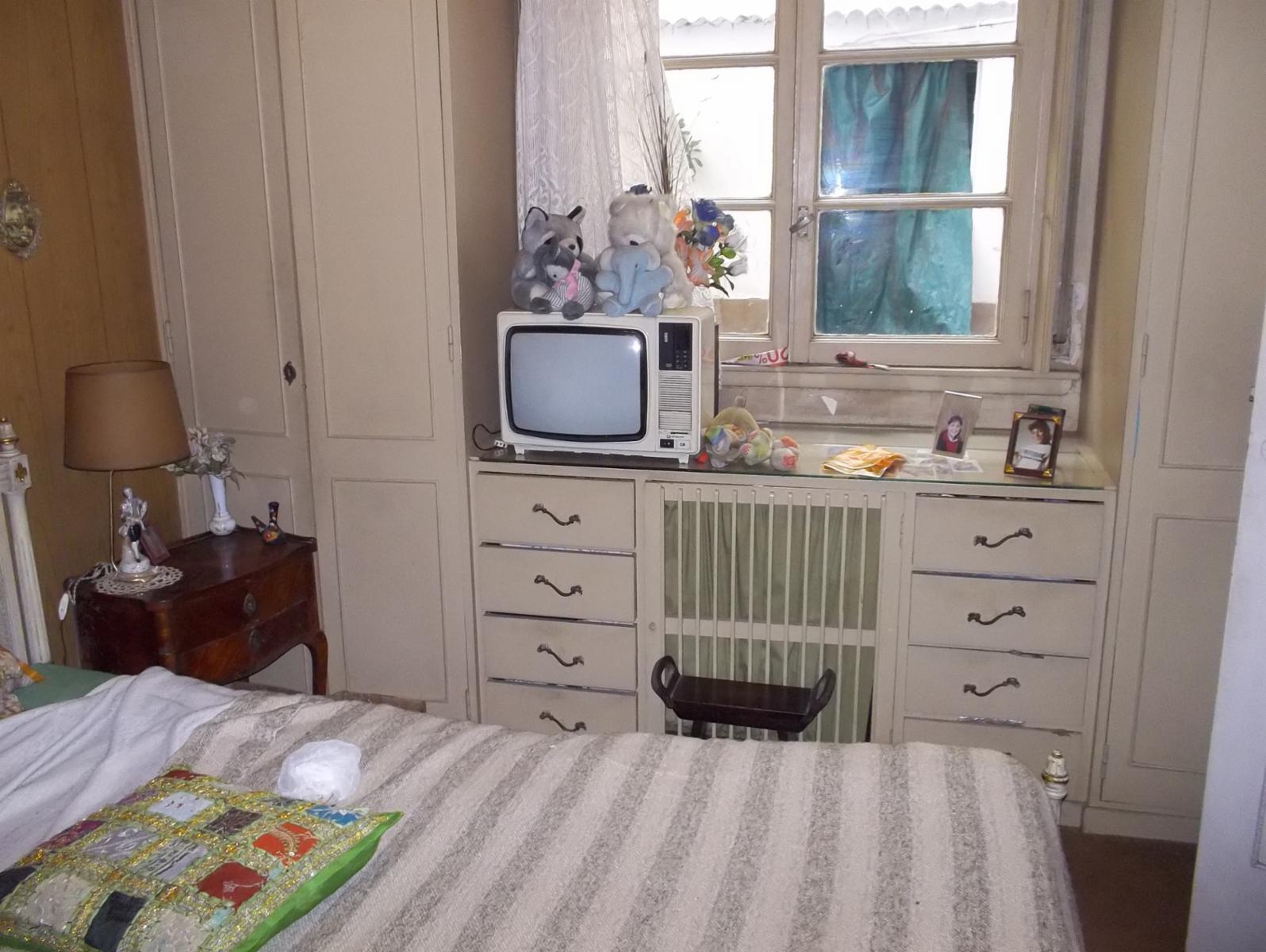 Excelente departamento de 3 ambientes con dos patios de uso propio y cocina comedor. — foto 7