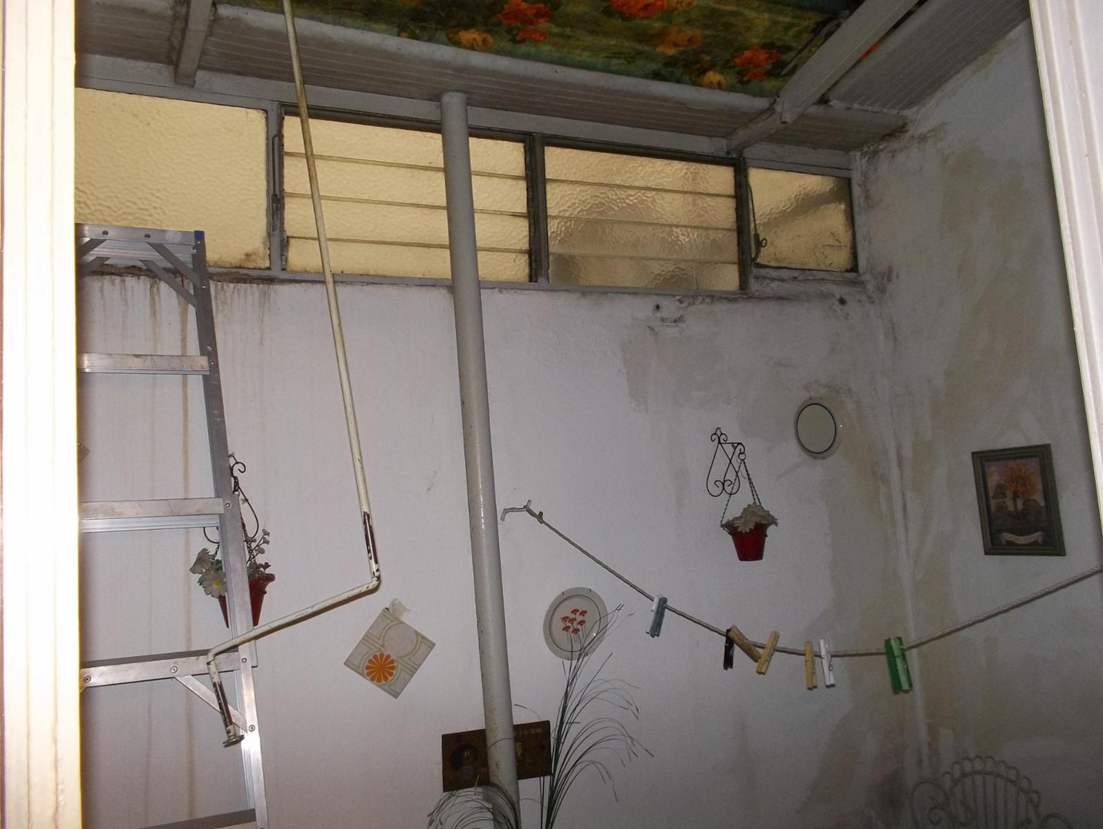 Excelente departamento de 3 ambientes con dos patios de uso propio y cocina comedor. — foto 14