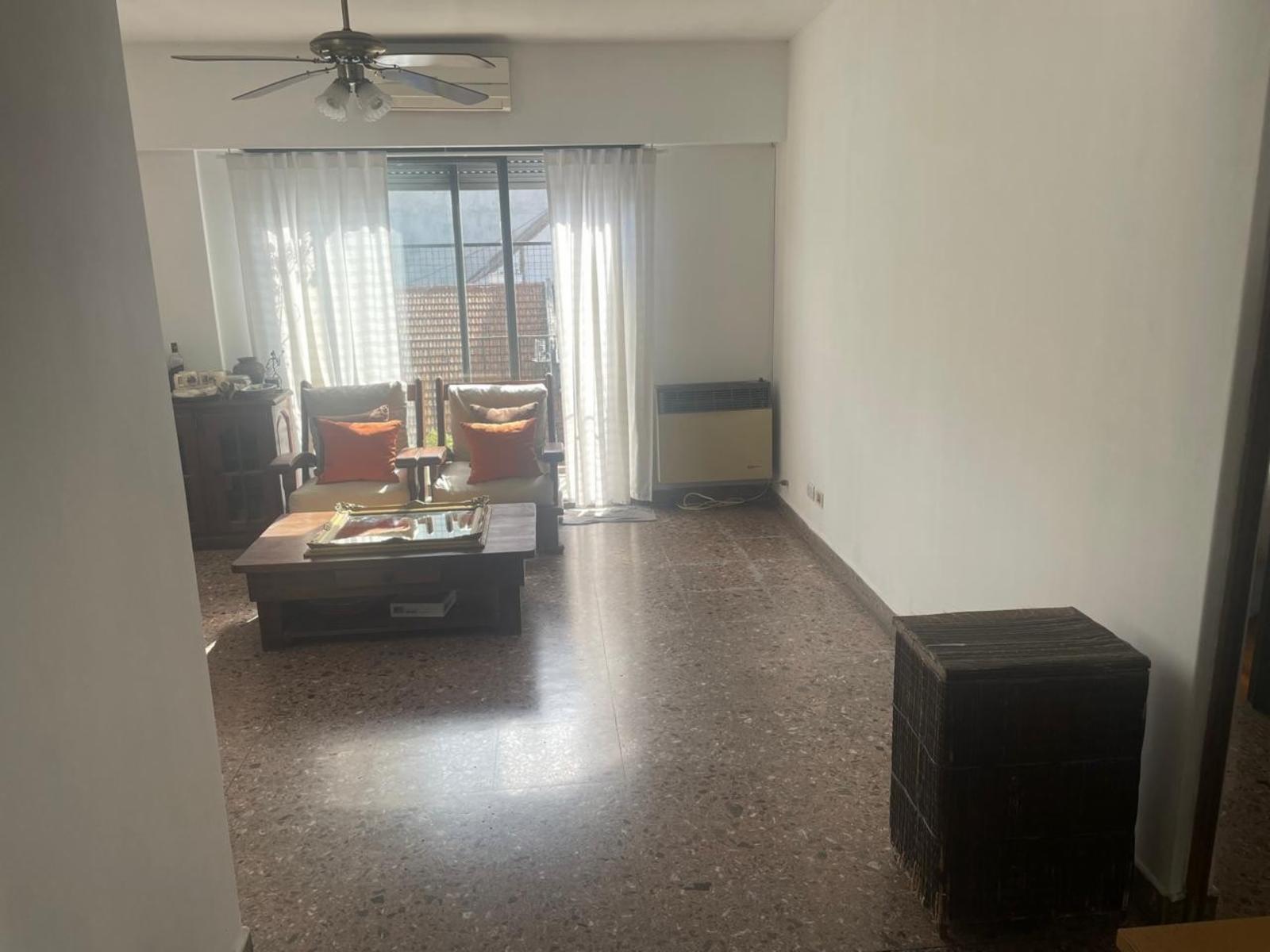Departamento de 3 ambientes al frente con balcon super luminoso. — foto 7