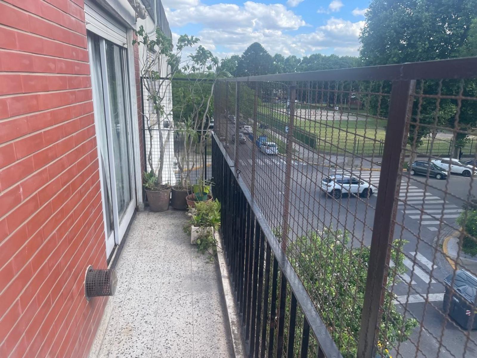 Departamento de 3 ambientes al frente con balcon super luminoso. — foto 11