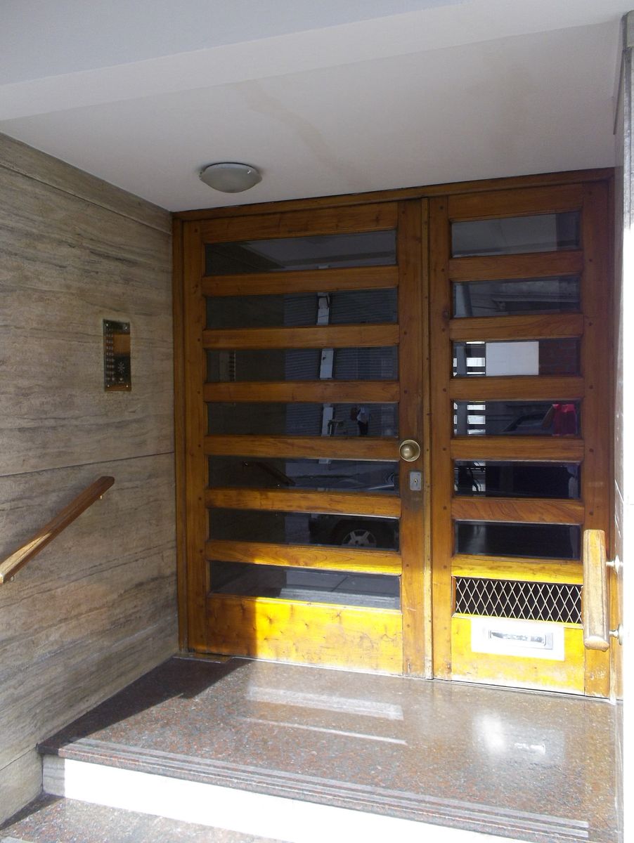 Departamento 3 ambientes modernizado contrafrente con balcon. - 2