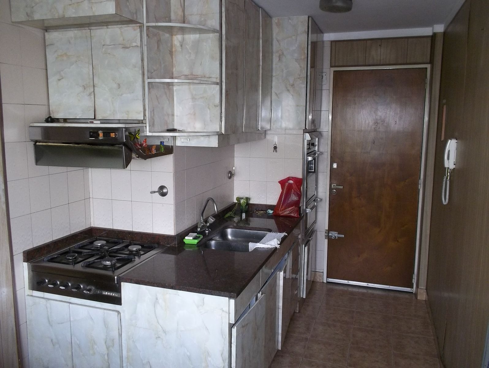 Departamento 3 ambientes modernizado contrafrente con balcon. - 3