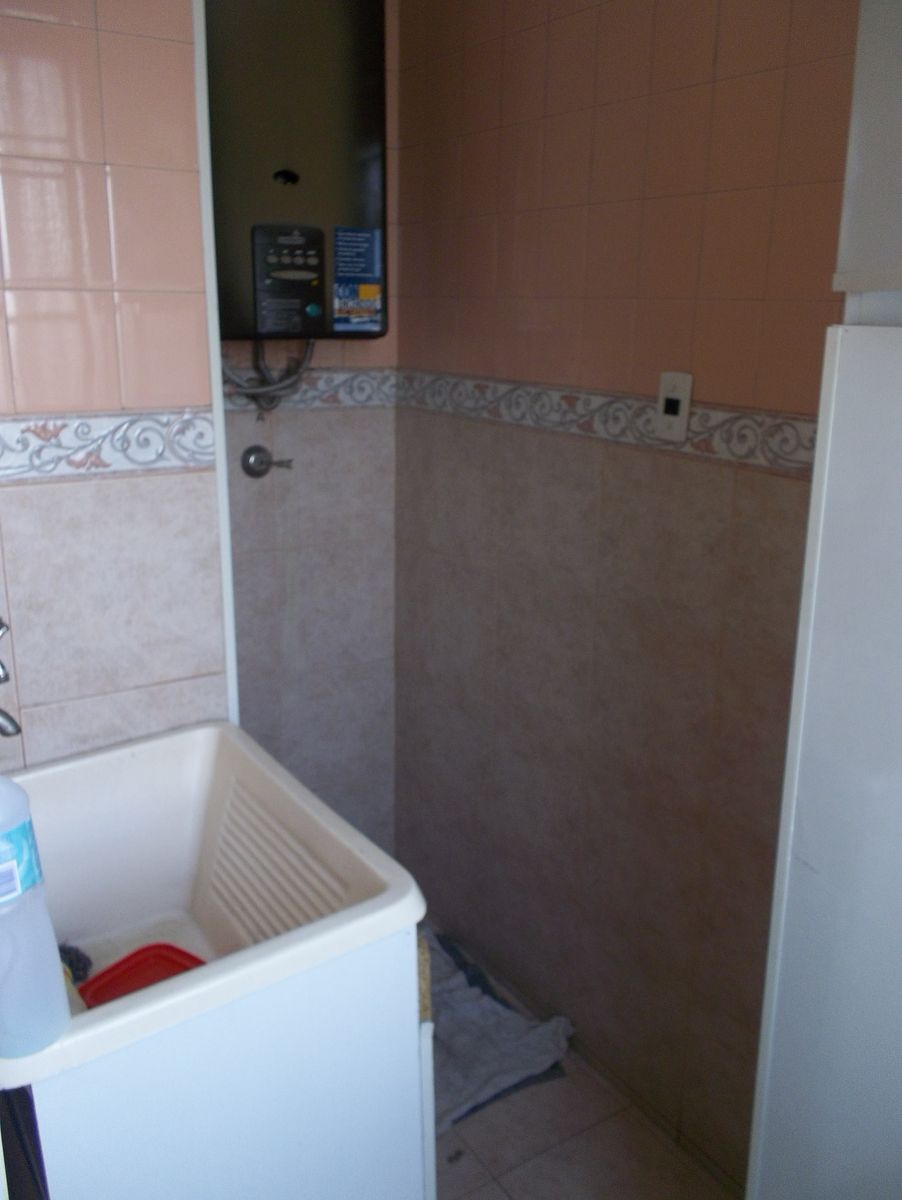 Departamento 3 ambientes modernizado contrafrente con balcon. - 8