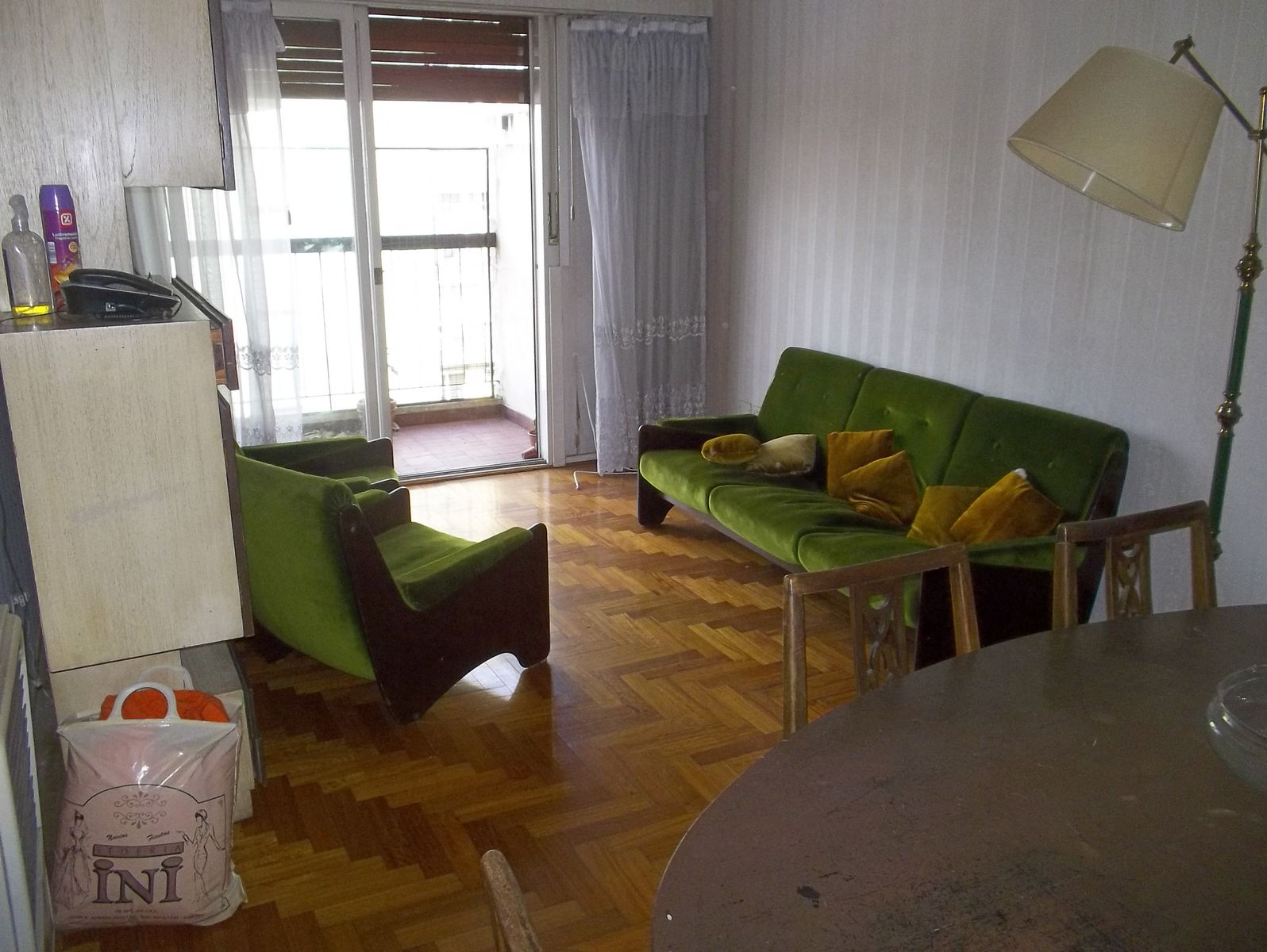 Departamento 3 ambientes modernizado contrafrente con balcon. - 9