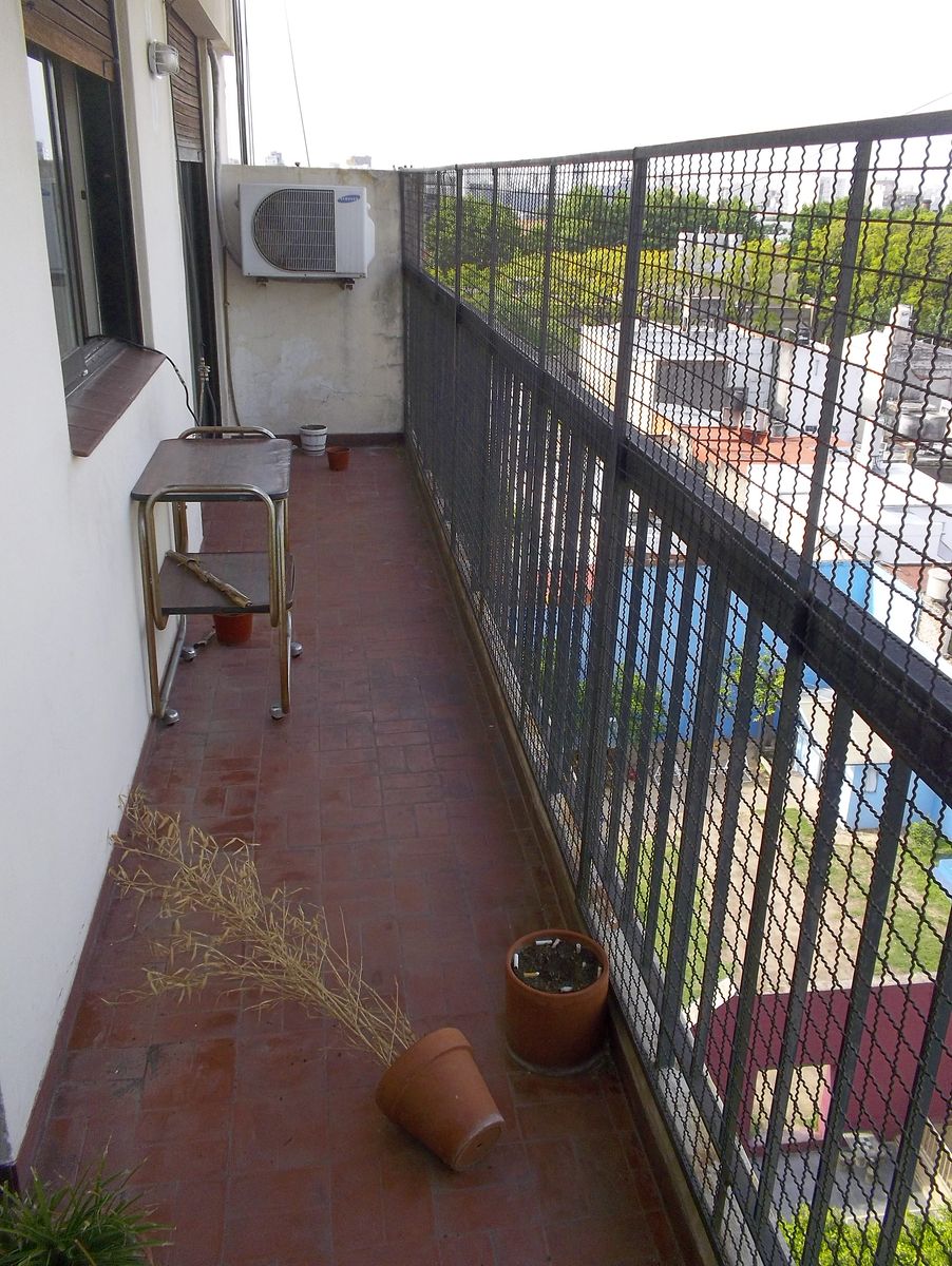 Departamento 3 ambientes modernizado contrafrente con balcon. - 10