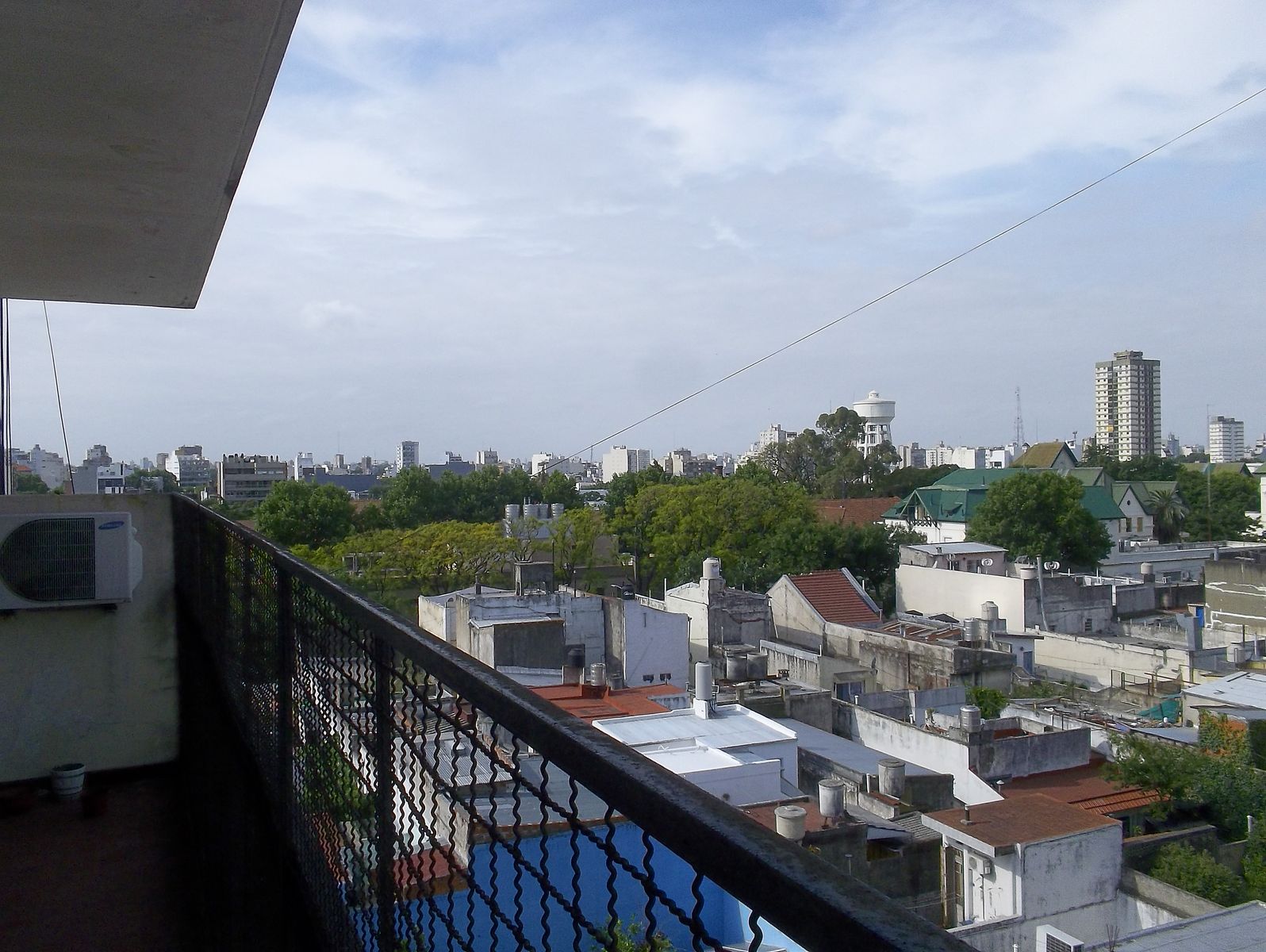 Departamento 3 ambientes modernizado contrafrente con balcon. - 12