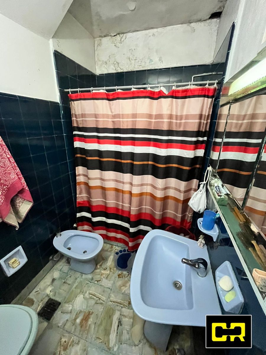 Muy linda casa lote propio de 3 ambientes. - 24