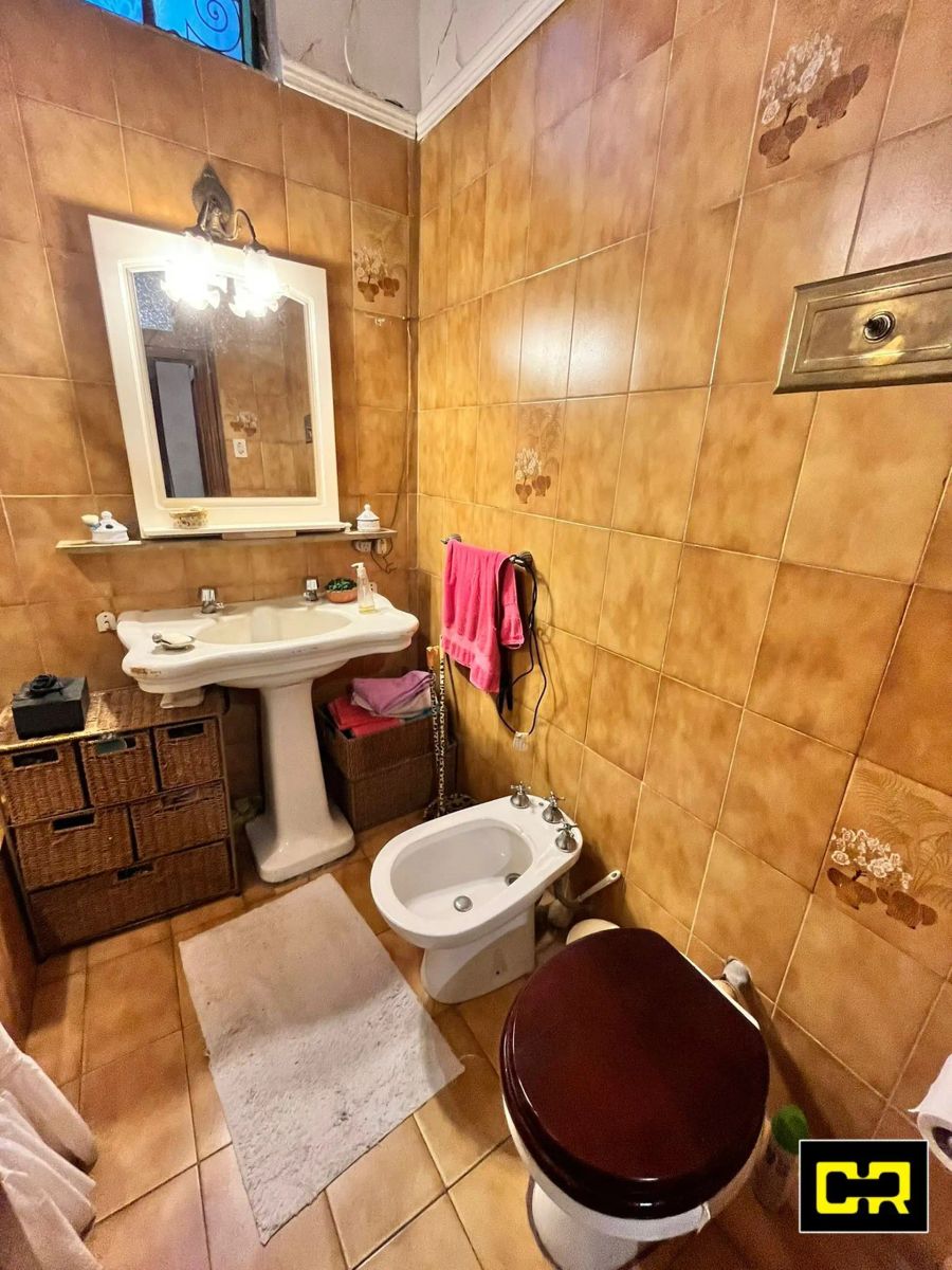 Imponente Casa en Lote Propio con Terraza y Quincho. - 5