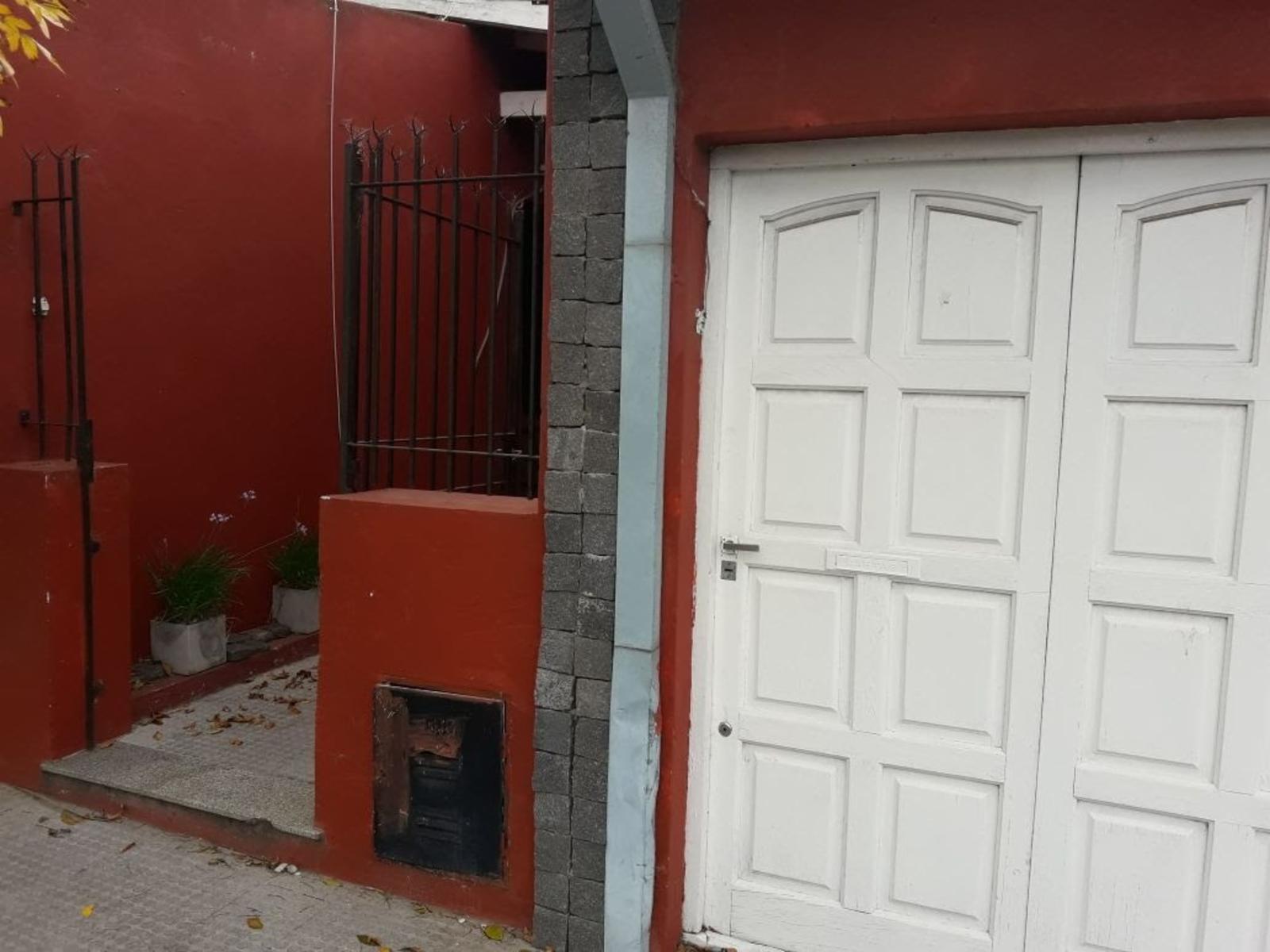 SE VENDE CASA GRANDE EN ZONA INTERMEDIA — foto 3
