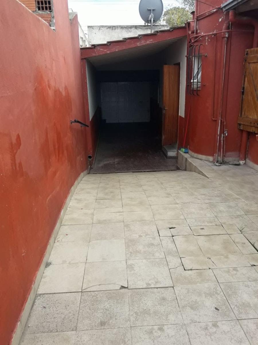 SE VENDE CASA GRANDE EN ZONA INTERMEDIA — foto 12