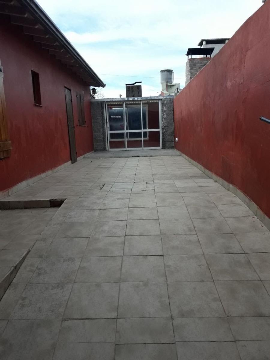 SE VENDE CASA GRANDE EN ZONA INTERMEDIA — foto 13