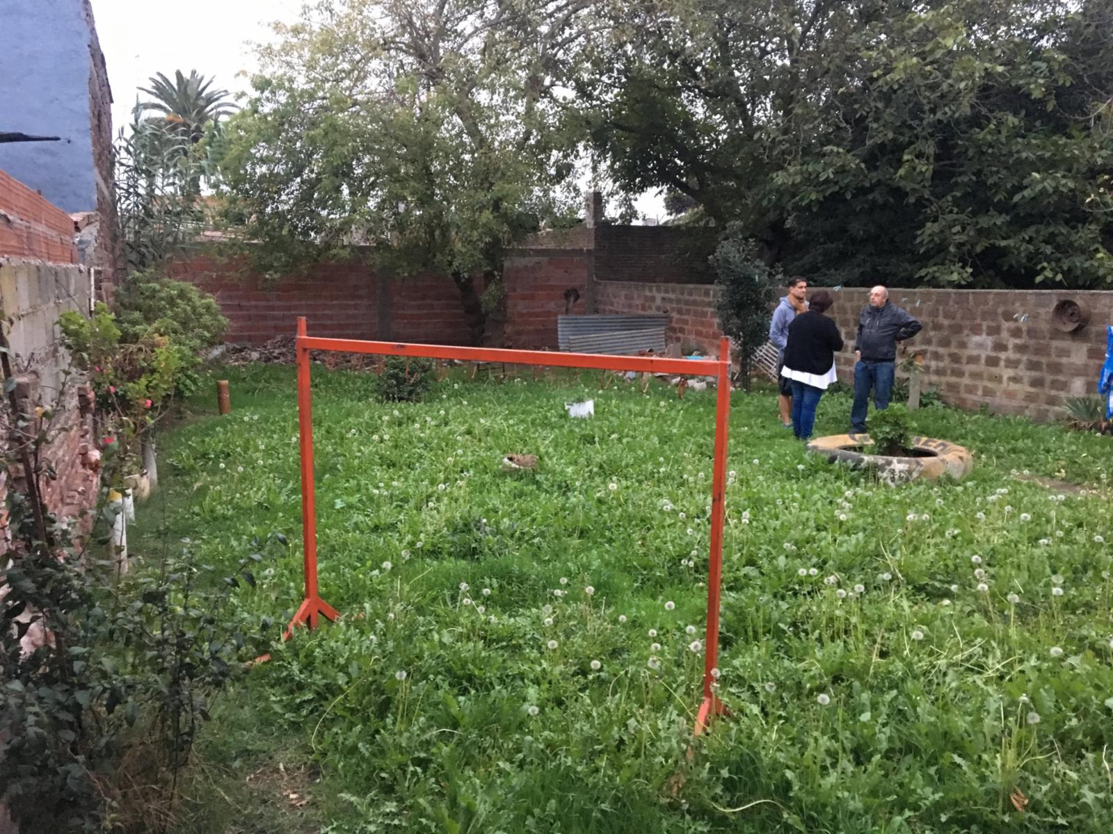 SE VENDE LOTE DE 10 X 50 CON GALPÓN Y CASA A RECICLAR - 13