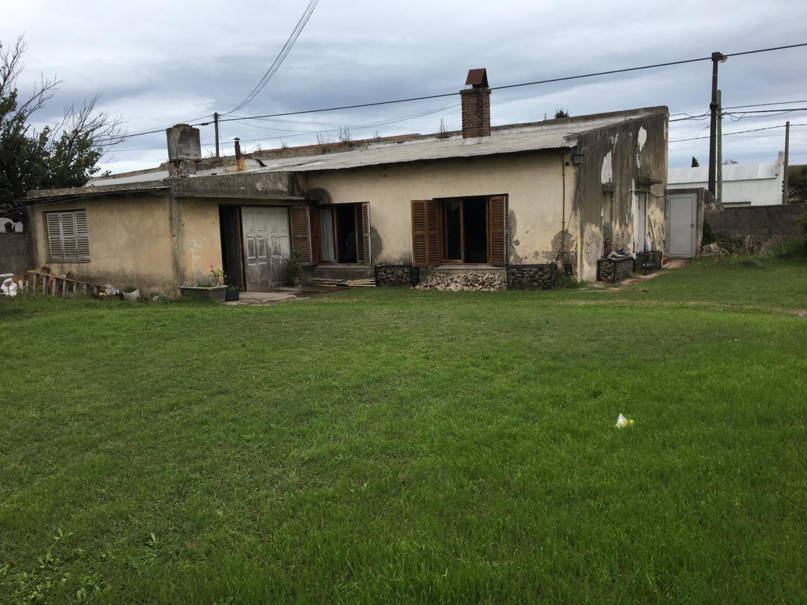 SE VENDE GRAN LOTE CON CASA Y LOCAL A LA CALLE ZONA QUEQUEN — foto 3