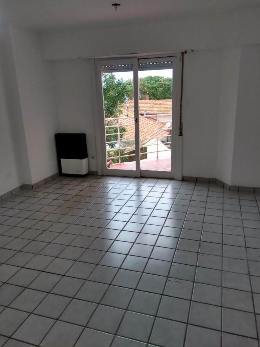 SE ALQUILA DEPARTAMENTO 3 AMBIENTES EN TORRE GEMELAS (DIAGONAL SAN MARTIN) $9000 EXPENSAS INCLUIDAS - 6