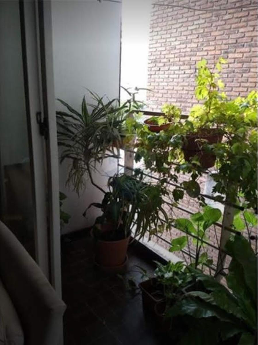 SE VENDE HERMOSO DEPARTAMENTO 2 AMBIENTES C/BALCON CONTRAFRENTE - PARQUE CENTENARIO — foto 2