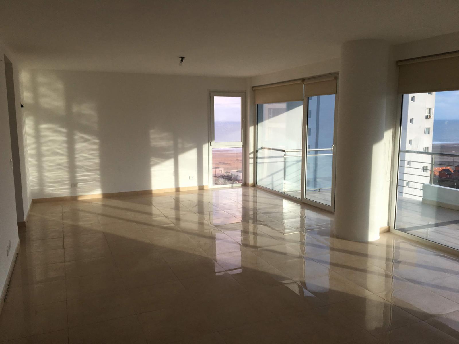 DEPARTAMENTO EN VENTA 3 AMBIENTES + DEPENDECIA DE SERVICIO - ZONA PLAYA