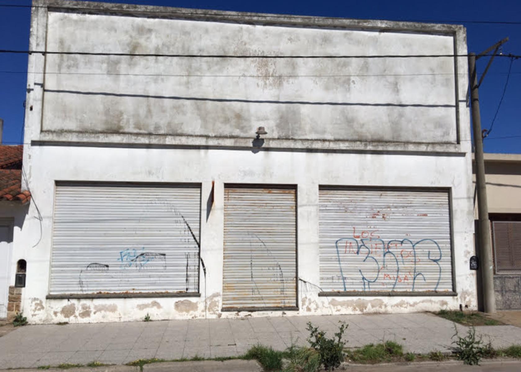 SE VENDE CASA Y LOCAL COMERCIAL PEGADOS