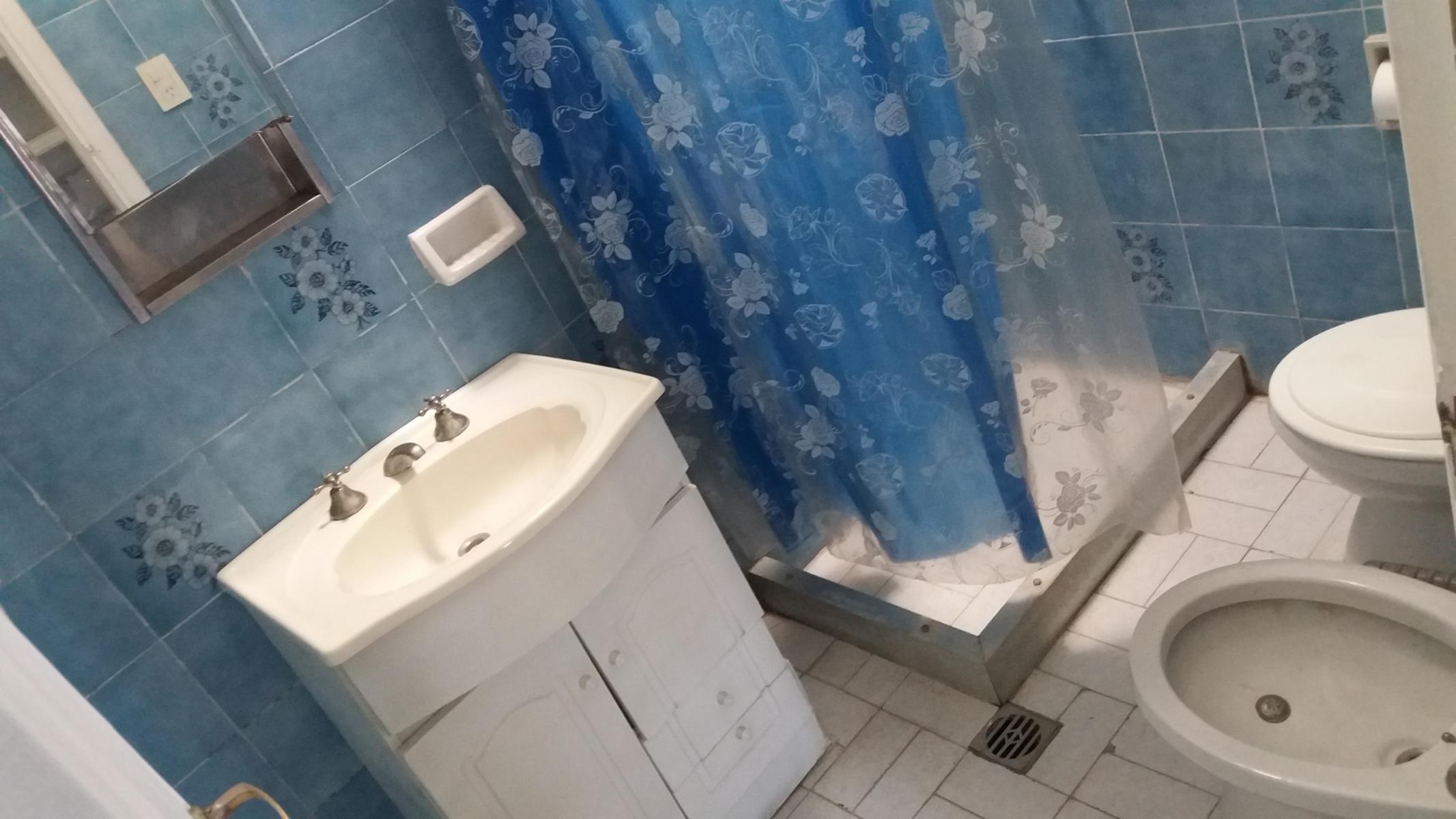 Venta Casa PH de 3 Amb. c/ patio, jardín y entrada de autos pasante. — foto 6