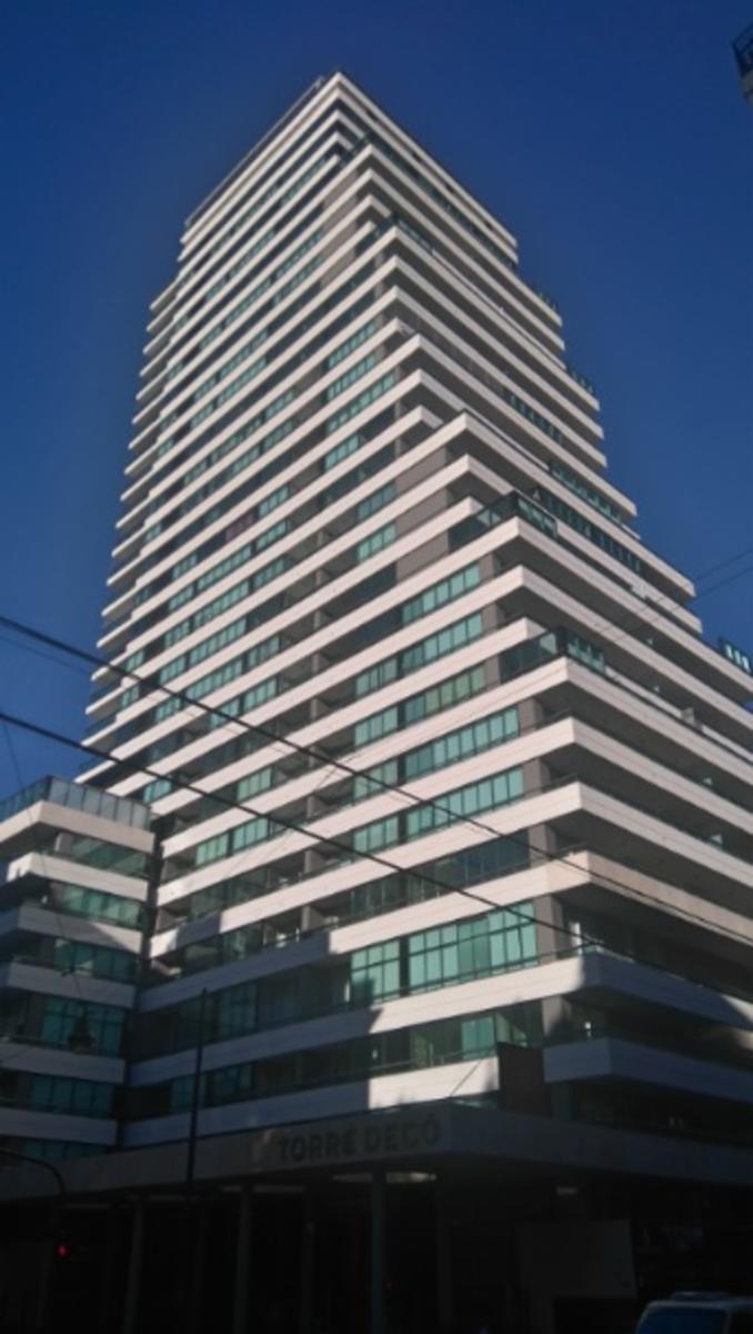 TORRE DECÓ Recoleta. Departamento de 2 ambientes con cochera y baulera. — foto 2