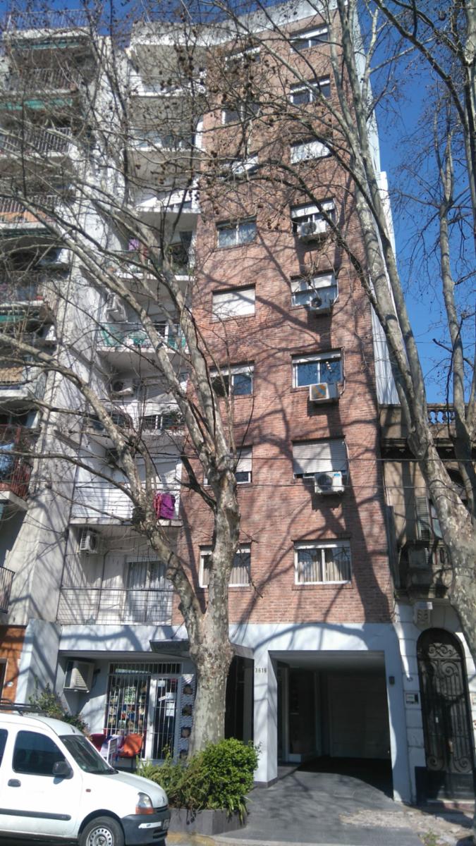 Venta Departamento de 3 ambientes con terraza en Flores. — foto 2
