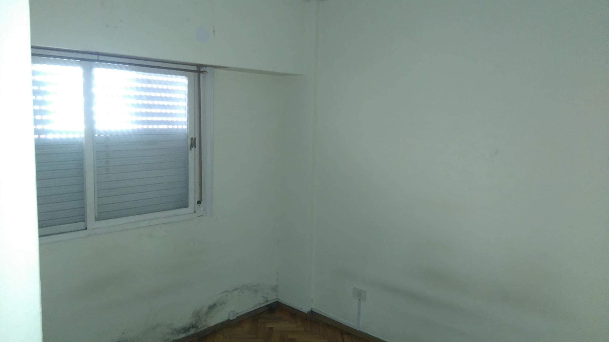 Venta Departamento de 2 ambientes con patio y dos cocheras cubiertas en Flores. — foto 6