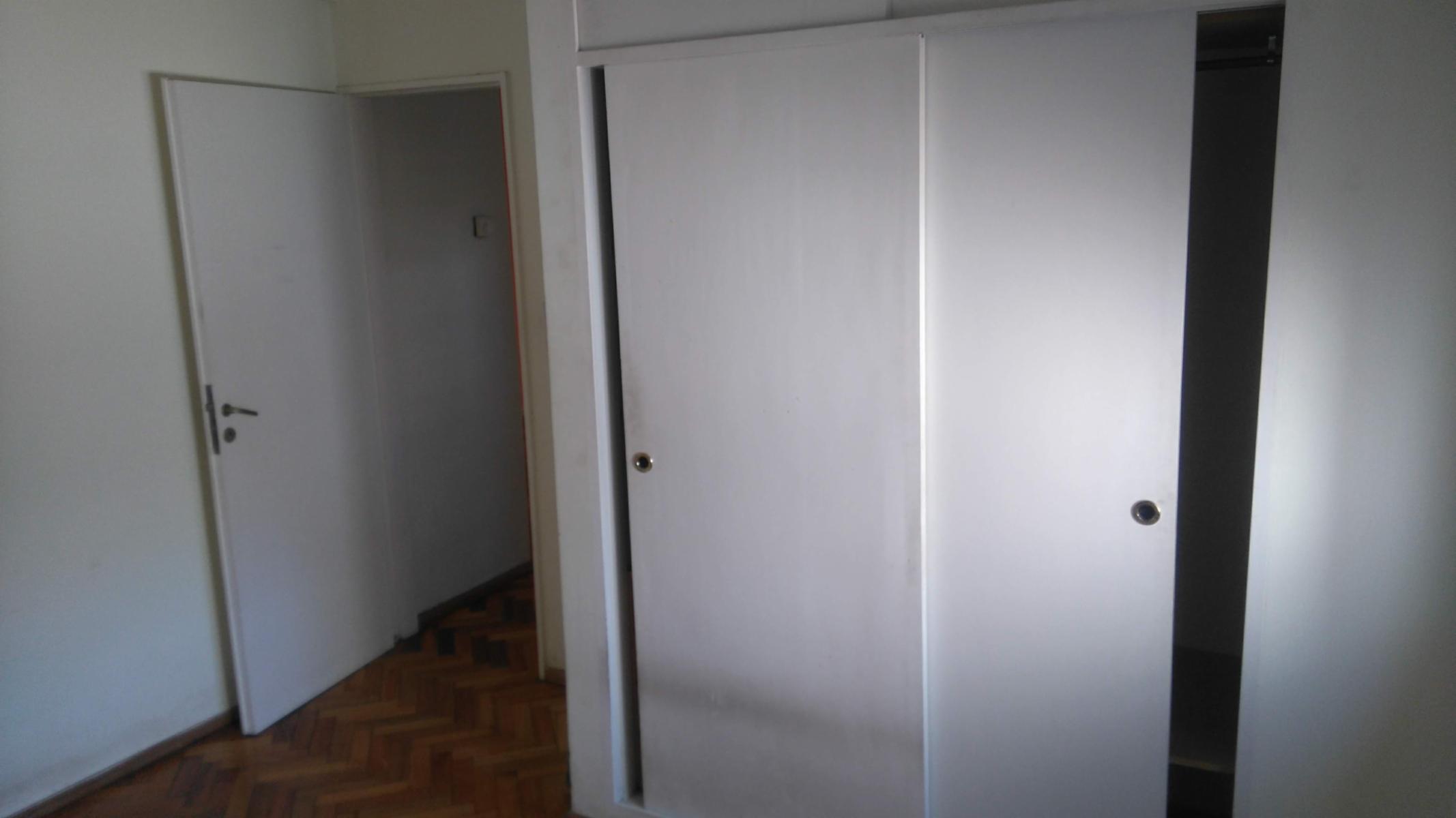 Venta Departamento de 2 ambientes con patio y dos cocheras cubiertas en Flores. — foto 7