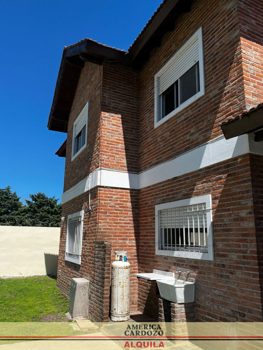 CHALET 6 AMBIENTES EN BARRIO SOL AZTECA LA REJA, RUTA 25 - 14
