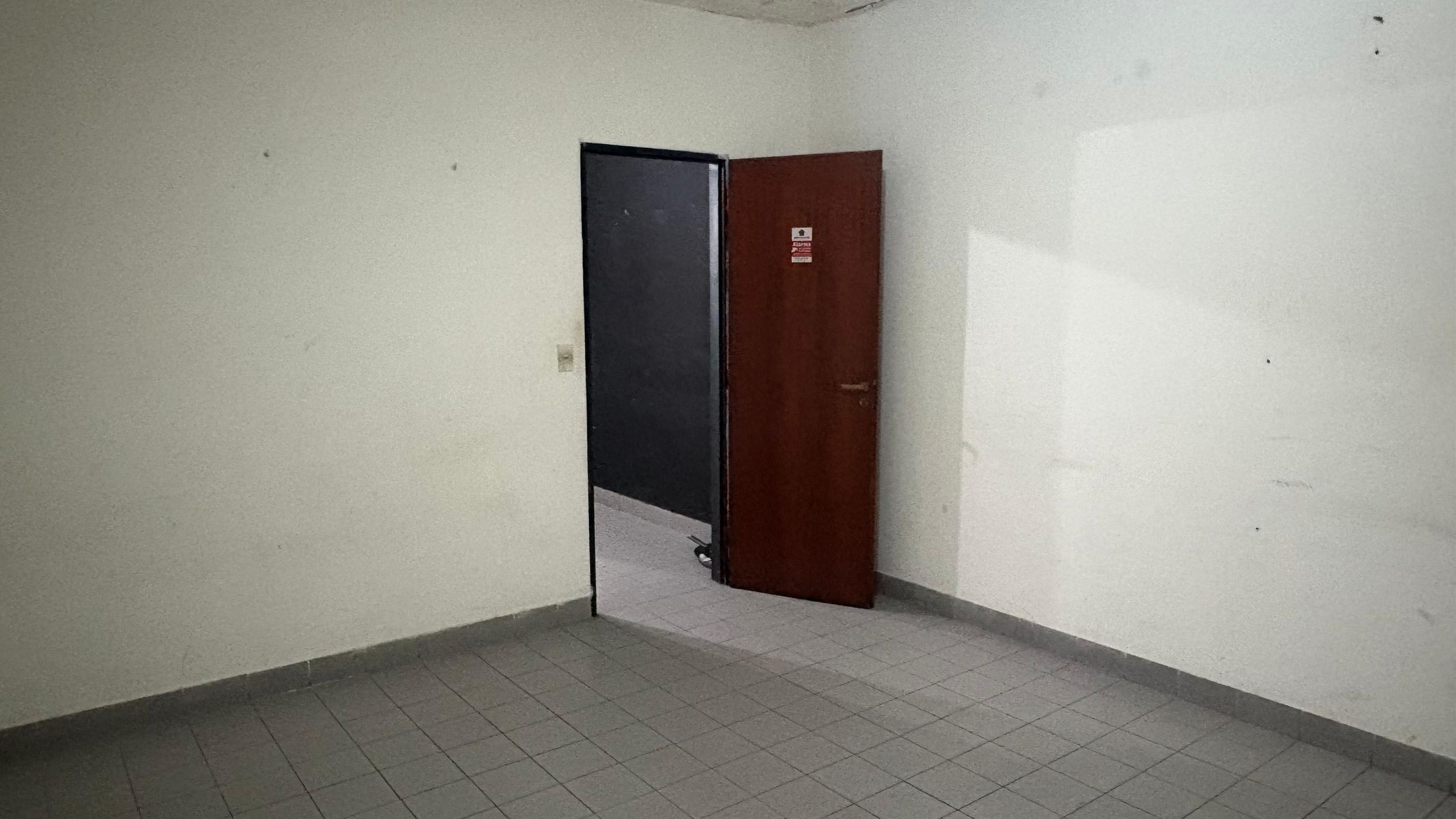 3 OFICINAS AGRUPADAS USO PROFESIONAL MORON 85 M2 — foto 15