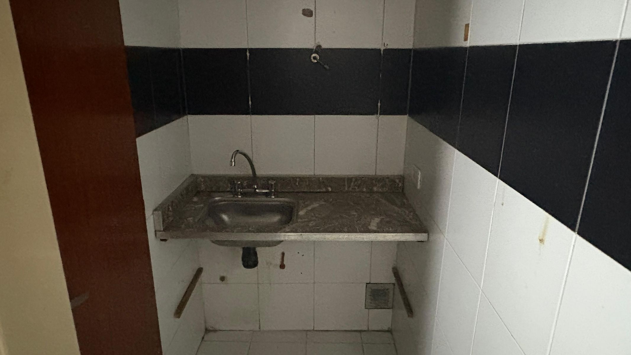 3 OFICINAS AGRUPADAS USO PROFESIONAL MORON 85 M2 - 20
