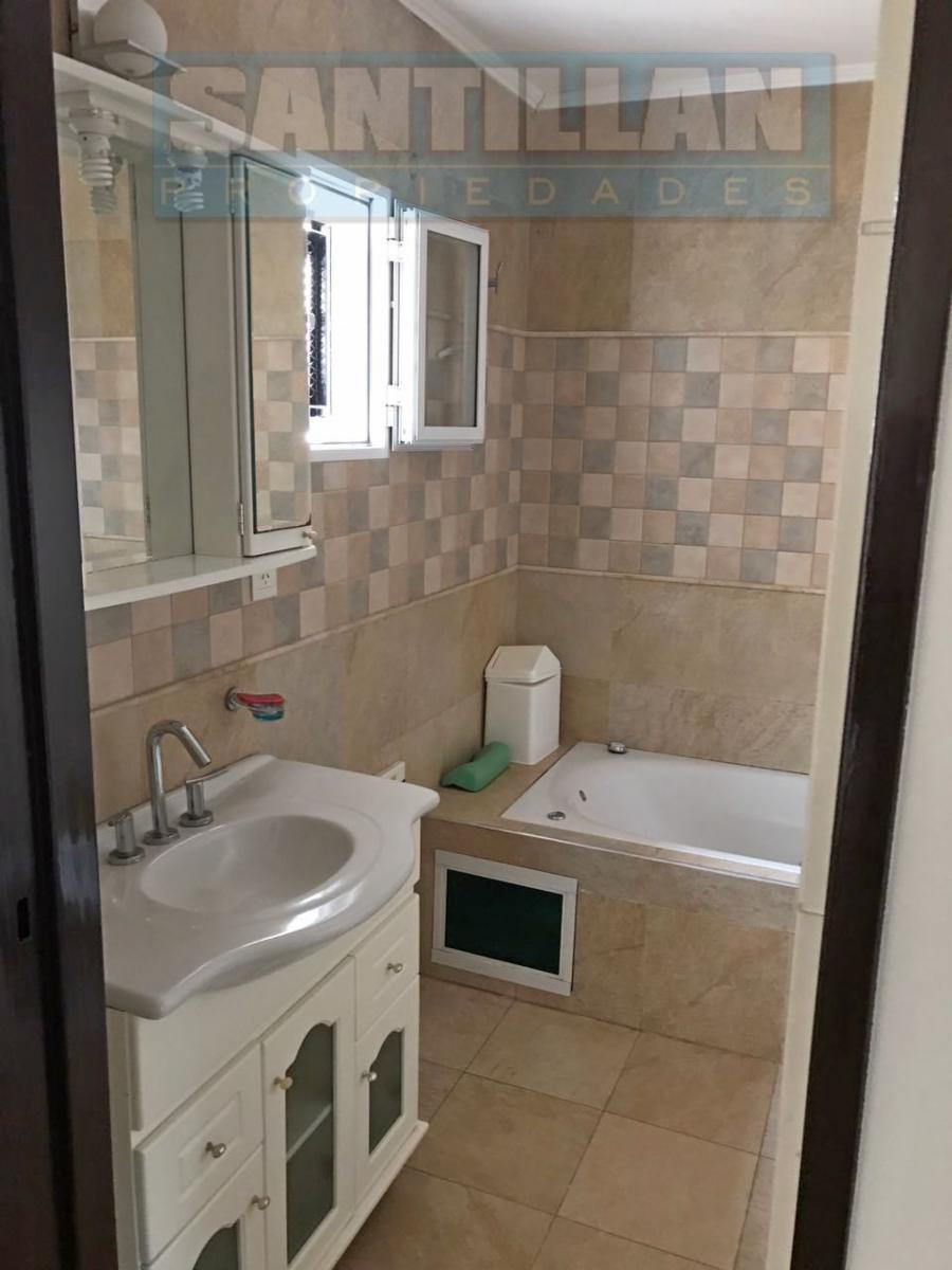 CASA 5 AMBIENTES EN LOMAS DEL MIRADOR