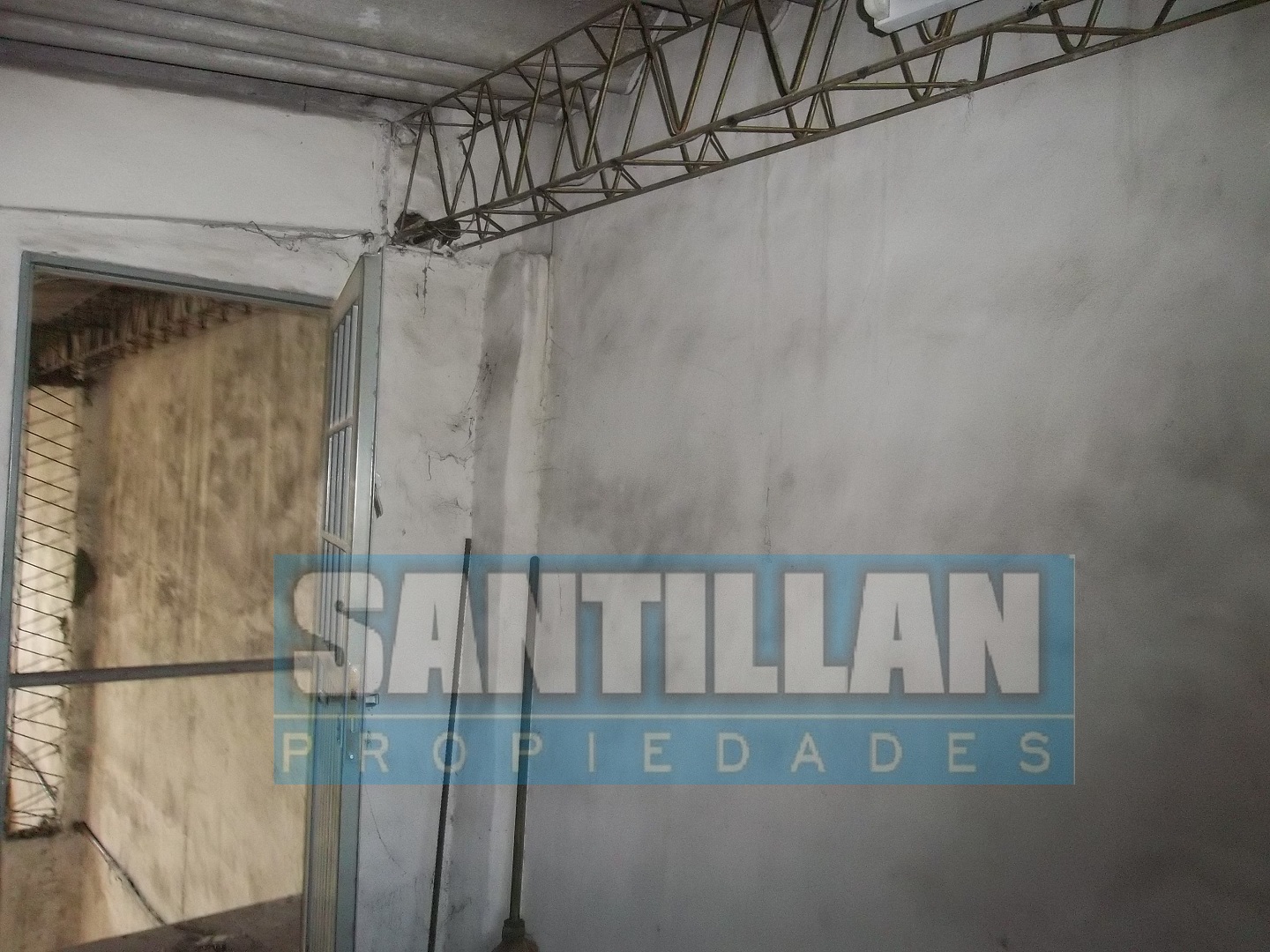 LOTE CON GALPON. VILLA LUZURIAGA. — foto 8