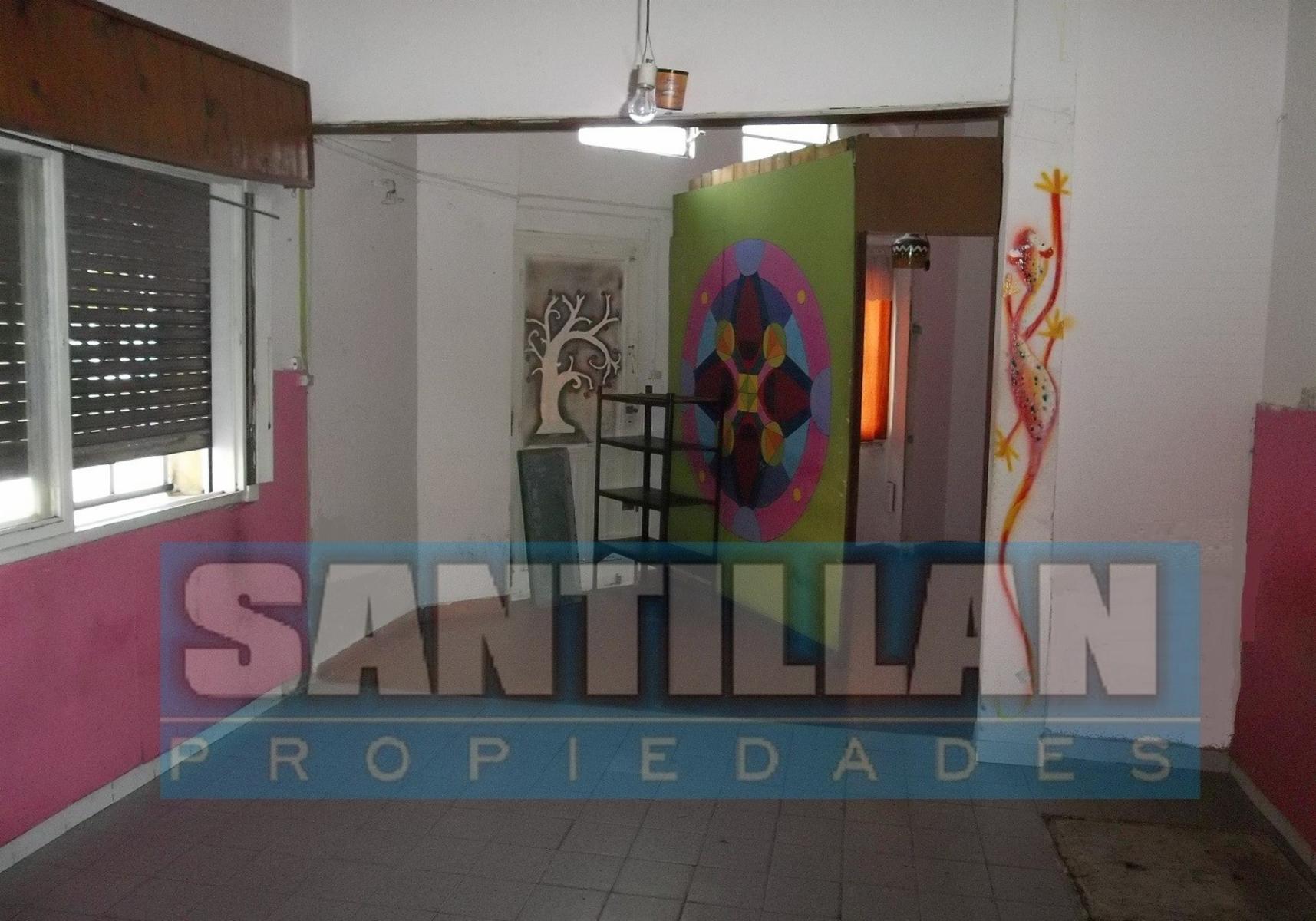 Casa 4 ambientes con garage cubierto y patio — foto 9